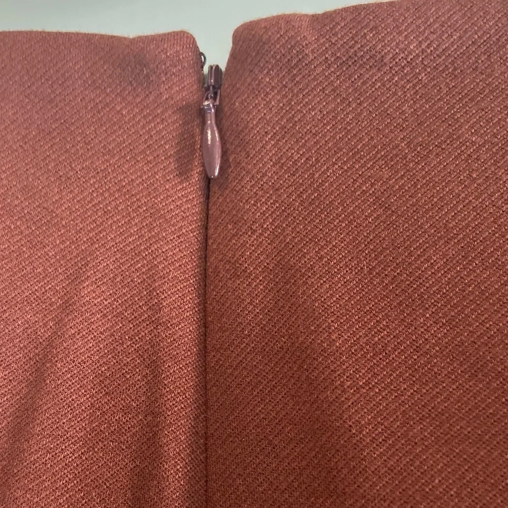 Cabi~Classy~Mid-Weight~Ponte Knit~Midi Skirt~Hemline Side Zippers~Pockets~Size 6
